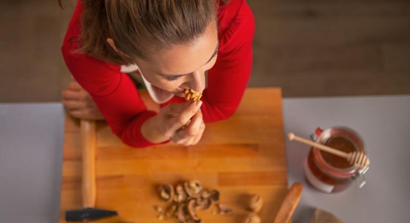 Nehezen megy az elalvás? Egyetlen marék mag segíthet – Ezt ajánlják a szakértők