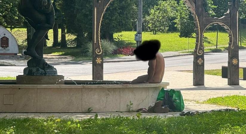 Elképesztő: meztelenül fürdött valaki egy zalaegerszegi szökőkútban