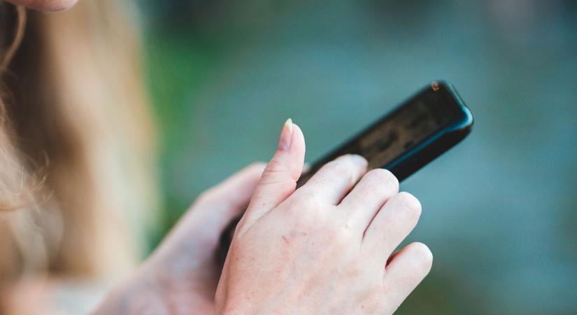 Itt a lista: ezek a legsugárzóbb okostelefonok 2026-ban, nagyon óvatosan kell velük bánni