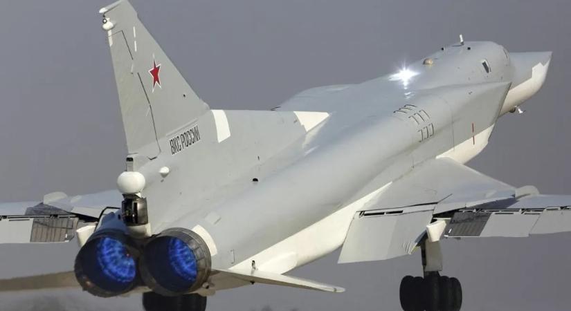 Lezuhant Putyin egyik szuperszonikus bombázója – drámai videón a becsapódás pillanata
