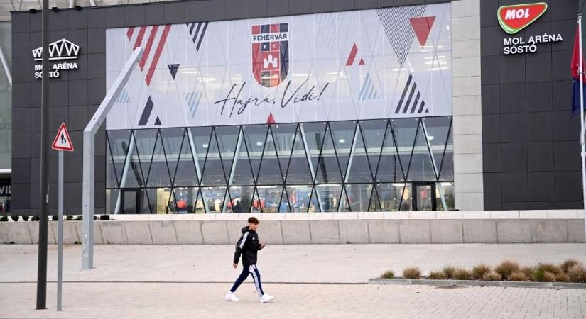 Vége a licitnek, megjöttek az ajánlatok: most dől el, külföldiek veszik-e meg az egyik legnagyobb magyar focicsapatot – megszólalt a polgármester
