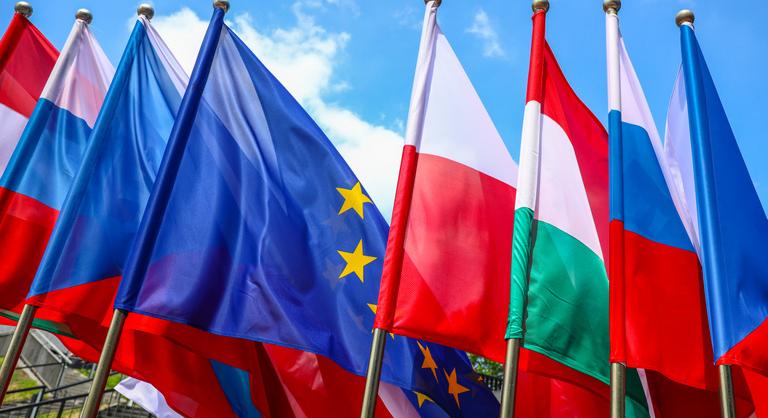 Nem mítoszt, hanem működő Közép-Európát kell építeni