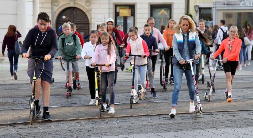„Egyszerűbb tiltani, mint tanulni, fejlődni” – megvan a miskolci civilek véleménye az új rolleres szabályokról