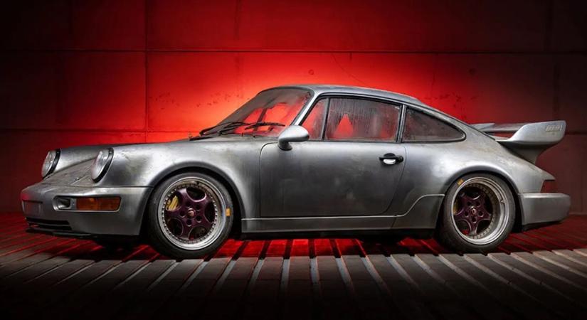 A világ egyik legritkább Porsche-ja került elő húsz év után egy raktár mélyéről