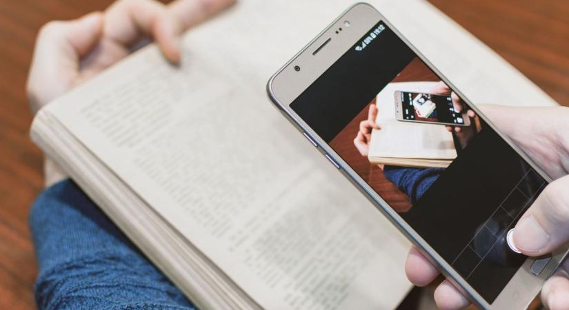 Itt a TikTok-kultúra kora? – szociológus a Z generáció olvasási és kultúrafogyasztási szokásairól a Mandinernek