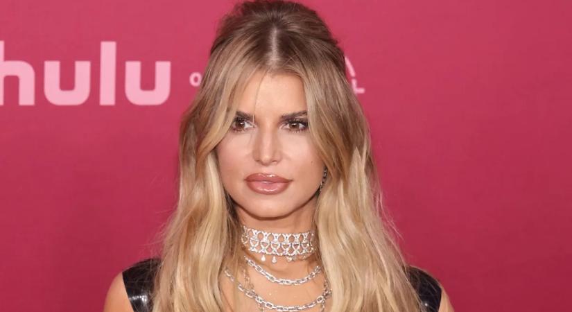 Hogy mi? A gyönyörű Jessica Simpson-t fogyásra kényszerítették