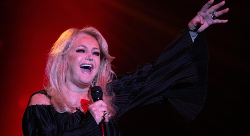 Bonnie Tyler felébredt a kómából, lemondták az összes koncertjét