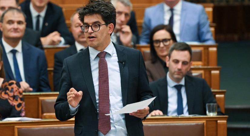 Parlament: minden „ragad a mocsoktól”, bárhová nyúl a Külügyminisztériumban az új államtitkár