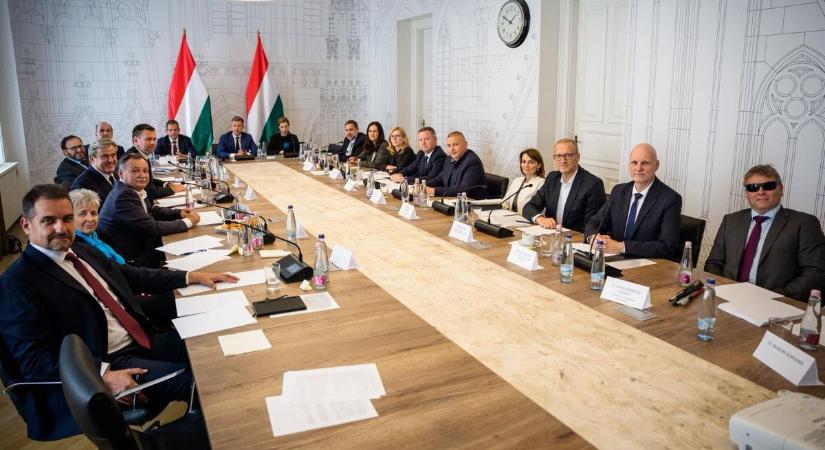 Bejelentették: plusz szabadságot ad a Tisza-kormány, ennyi még sosem járt Magyarországon – ők vehetik igénybe, itt vannak a részletek
