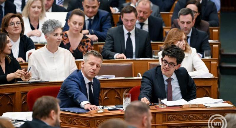 Nyolc évben korlátozták a miniszterelnöki megbízatás hosszát