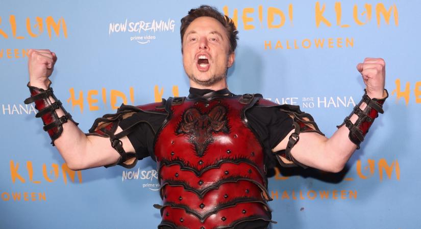 Elon Musk lett a világ első dollárbilliomosa