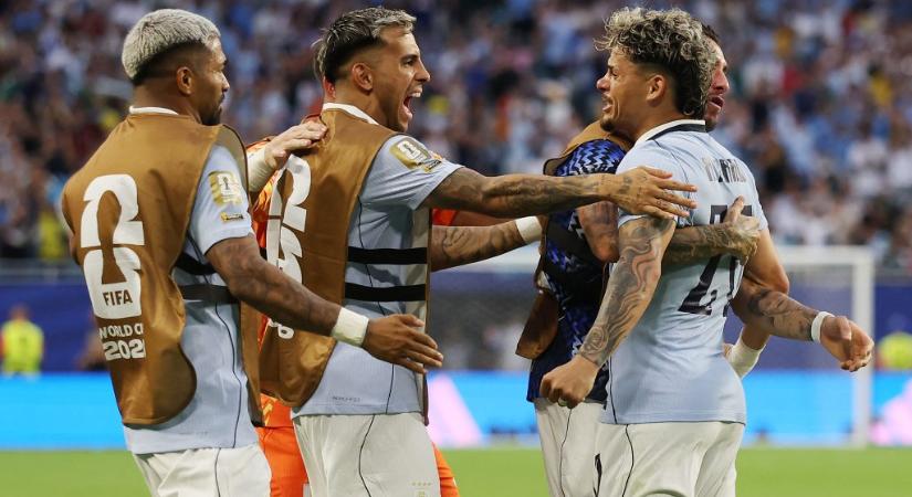 52 éve nem produkált egy csapat sem olyan félidőt, mint Uruguay