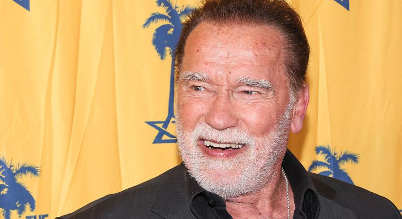 Újra felbukkant Budapesten Arnold Schwarzenegger, a Szent István-bazilika előtt fotózkodott