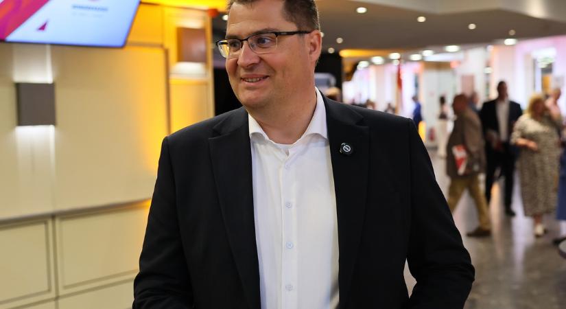 Több mint két évtizede tart ki a volt miniszterelnök mellett a személyi titkára – Nagy János elárulta, milyen Orbán Viktorral dolgozni