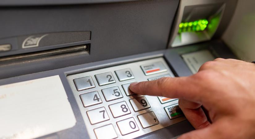 Ennyivel több pénzt veszünk ki a szaporodó ATM-ekből