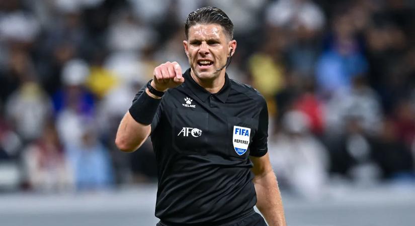 Botrány a foci-vb-n: rasszista gesztus miatt támadták a bírót, megszólalt a FIFA