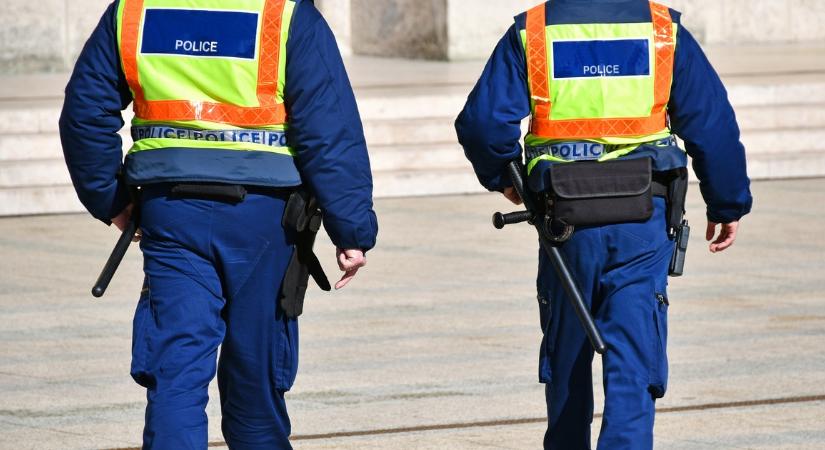 Meztelenül biciklizett egy férfi Csepelen, előállították a rendőrök