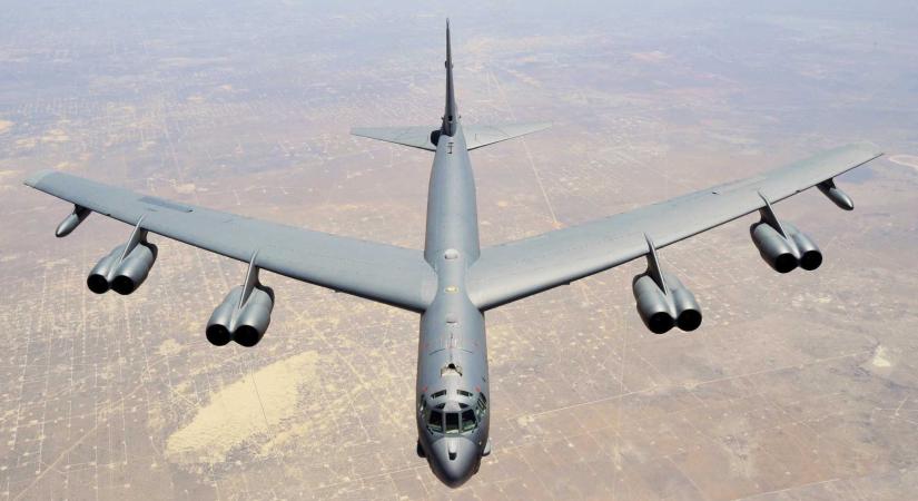 Nehézbombázót veszítettek az amerikaiak és az oroszok is