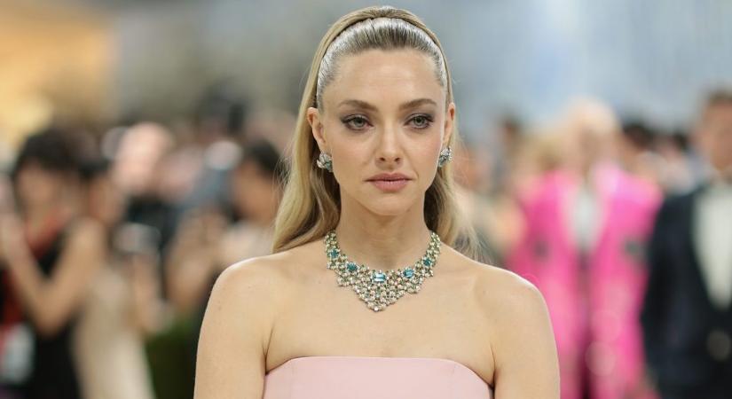 Amanda Seyfriednek testőrrel kellett járnia, miután Charlie Kirkről írt egy kommentet