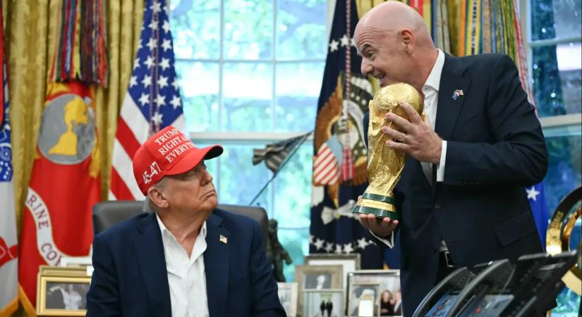 A FIFA megengedi Trumpnak, hogy a döntő után ő adja át a világbajnoki trófeát