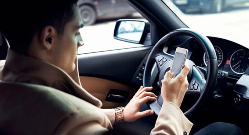 310 ezer forintos bírság is járhat vezetés közbeni mobilozásért