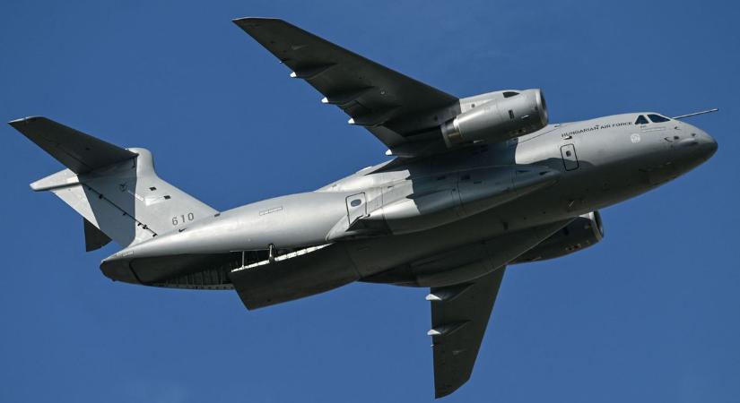 Lemásolja a magyar haderőfejlesztést a NATO és EU tagország: megveszi az óriásrepülőgépet, ami a honvédségnél már bevált – kétkézzel szórják érte a pénzt
