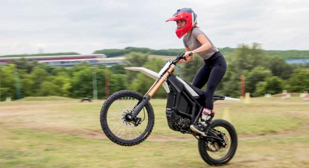 Több kínai márka és egy elektromos enduró (!) a magyar piac élmezőnyében