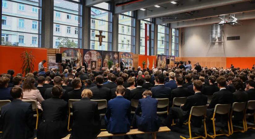 Prefektusa vágta gyomorszájon a diákot az esztergomi ferences kollégiumban, ahol a pedagógiai eszköztár része a megalázó büntetés