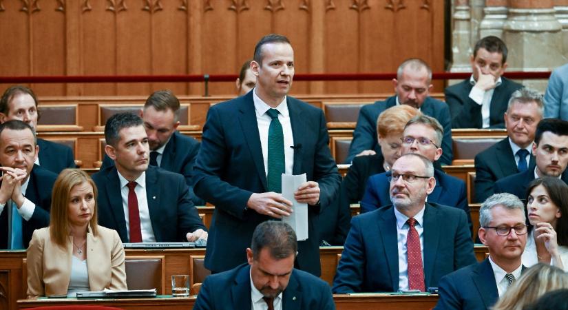 Két, Toroczkai Lászlót érintő döntést is hozott a parlament