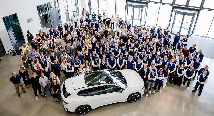 Először tartottak ballagást a BMW debreceni gyárában