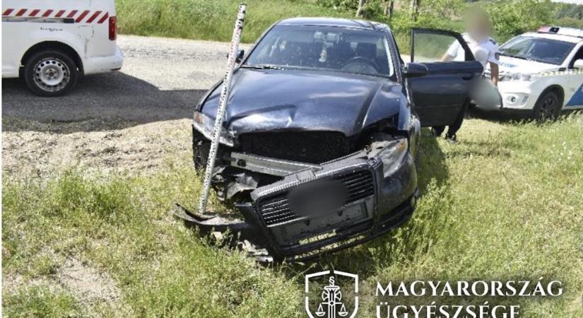 Balesetet okozott, elhajtott, majd a rendszámokat is leszerelte egy sofőr Győr mellett - az ügyészség most vádat emelt ellene