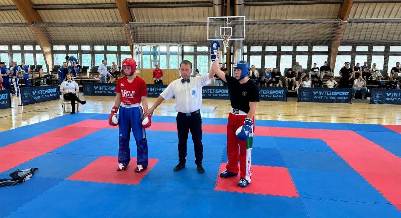 Remekeltek az esztergomi kick-boxosok a magyar bajnokságon
