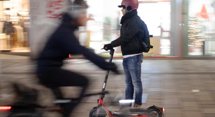 Rendkívül súlyos büntetést kapott egy rolleres, aki részegen esett el Budapesten