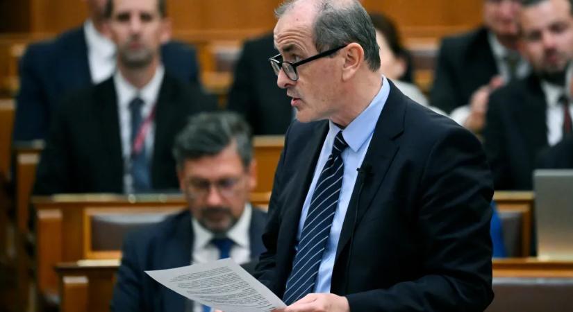 Hegedűs minisztérium módosítaná a titkos örökbefogadáshoz kötődő egészségügyi adatkezelést