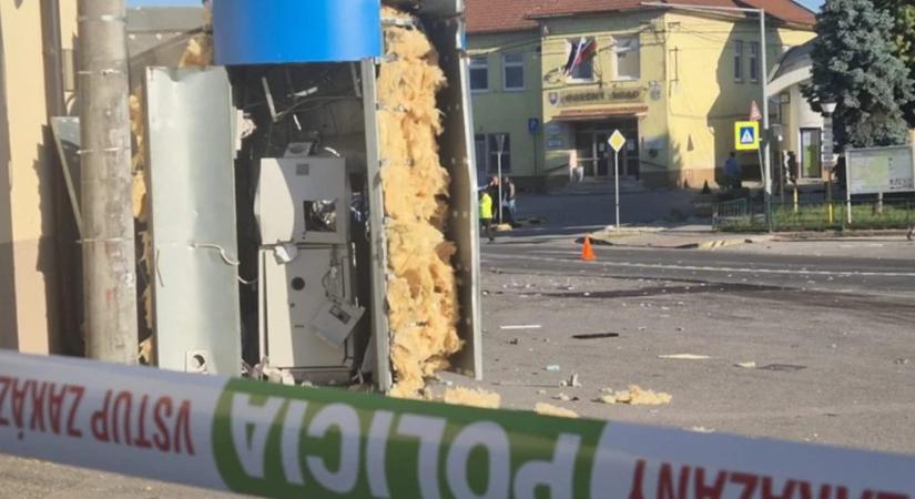 Bankautomatát robbantottak a szlovákiai Oszlányban