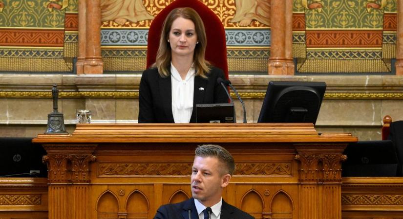 A miniszterelnök hölgyekhez való vállalhatatlan hozzáállása lassan mindenki számára nyilvánvalóvá válik