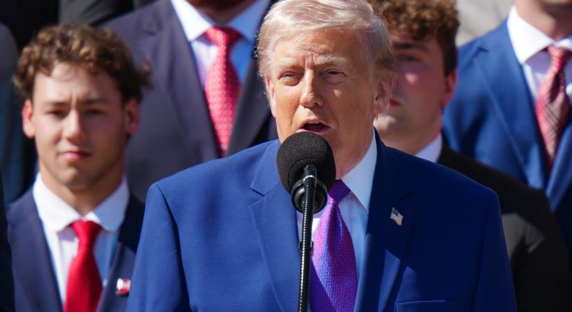 A FIFA engedélyezi: Trump adja át a vb-trófeát, és még a győztes csapattal is ott maradhat ünnepelni a színpadon