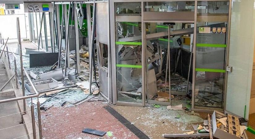 Bíróság előtt az ATM-robbantó banda - Húsz év börtönt is kaphatnak