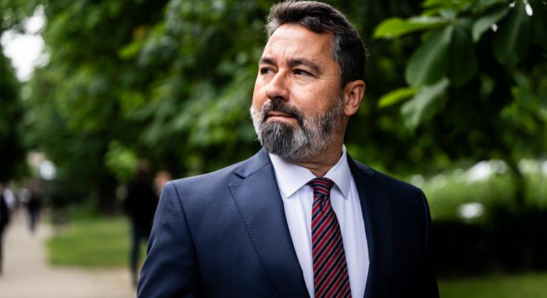 Hidvéghi Balázs elviharzott a sajtó elől, miután Vitnyédről kérdezték