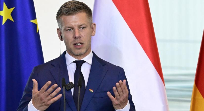 „Működő és emberséges Magyarország, ugye?” – a Parlamentben szembesítették korábbi kijelentéseivel Magyar Pétert (VIDEÓ)