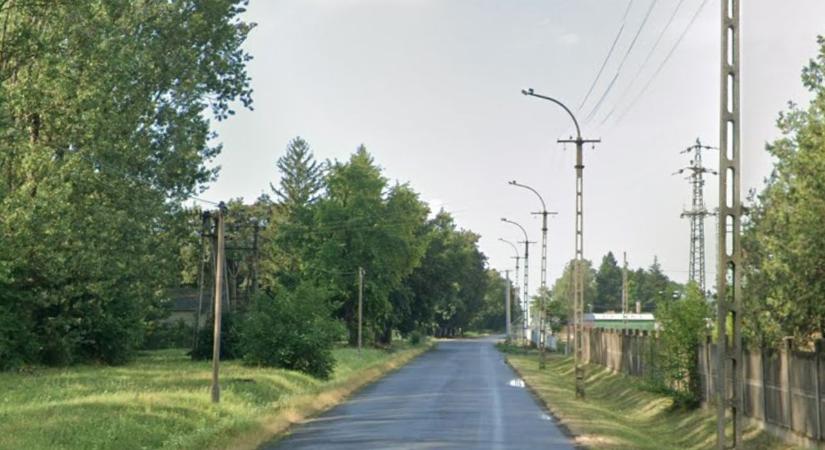 Árokba csapódott egy autó Encsen