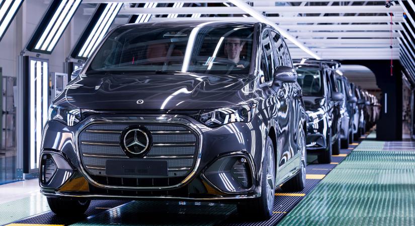 Megindult a gyártás, már sorozatban készül a Mercedes luxusvillanybusza
