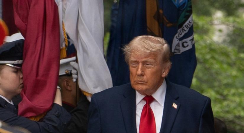 Eszméletlen: a FIFA Trumpnak adhatja az aranyserleget