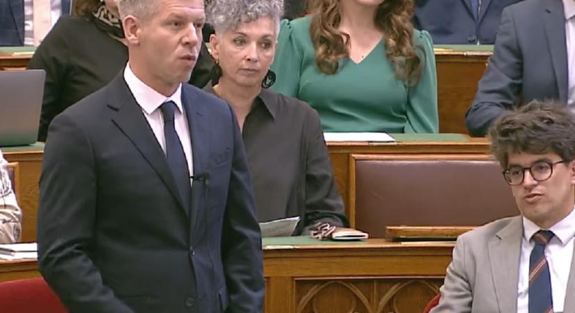 Magyar Péter mérgesen felszólította a házelnököt, ne hagyja, hogy videózzák
