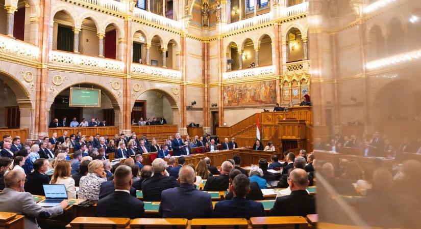 Botrány a parlamentben: Magyar Péter durván nekiment Orbán Balázsnak