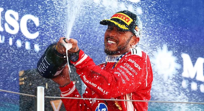 Hamilton olyat tett, amire előtte csak Fangio volt képes