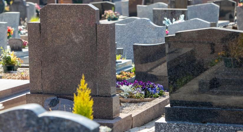 Rejtélyes halálesetek: bűncselekmény gyanúja miatt négy holttestet exhumálnak