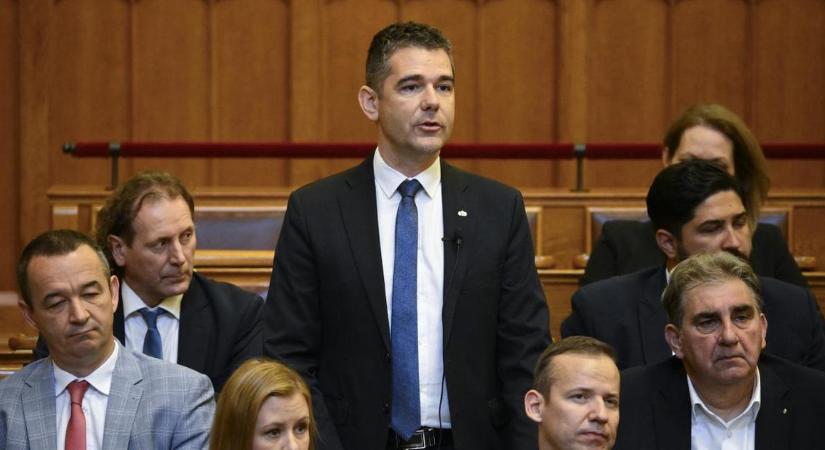 Mi Hazánk: szégyen, hogy nem történt meg az állampárti múlt feltárása