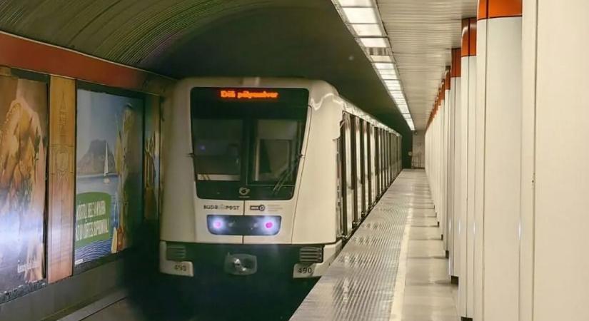 Nagy baj történt a 2-es metró peronján, felborult a közlekedés