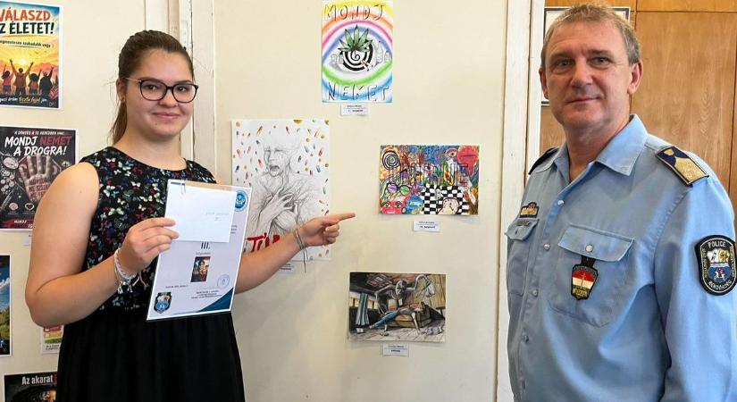 A rajzok látványosak és fontos üzenetet hordoznak – a drogprevenciót vetették papírra a diákok – galériával
